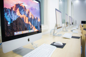 上师大附二外国际部苹果电脑房