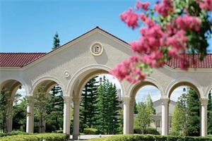 日本庆应义塾大学研究生