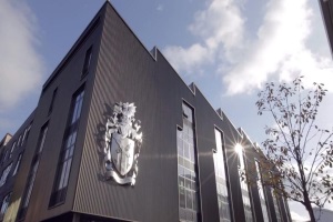英国卡迪夫城市大学本科