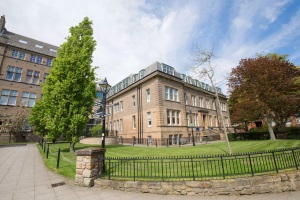 英国邓迪大学本科