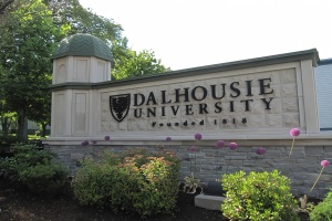 加拿大达尔豪斯大学本科