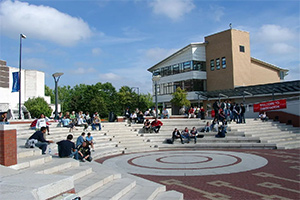  英国华威大学本科留学