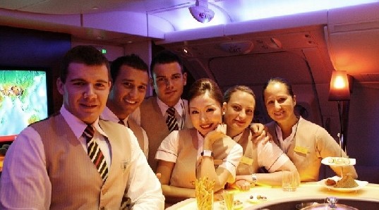 阿联酋航空公司四月份在京沪招聘中国籍空乘