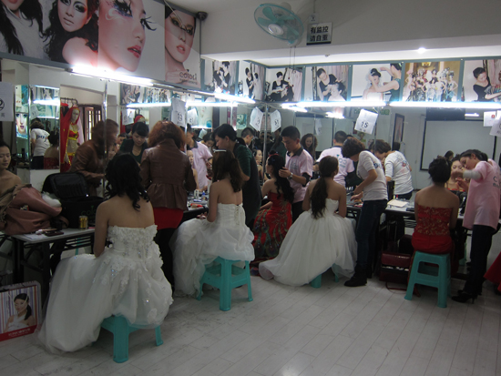 贵州色妆化妆造型学校参加国家劳动部化妆师中