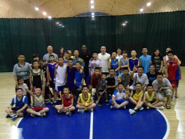 哈林秀王篮球夏令营大合照(图文)-哈林秀王夏令