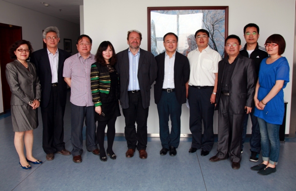 胡正荣副校长会见法国巴黎第十大学教授