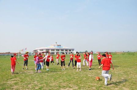 绿野仙踪草原拓展夏令营活动照片