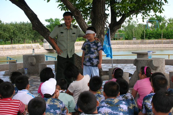 中国青少年军事营28天特训营:讲解军事常识