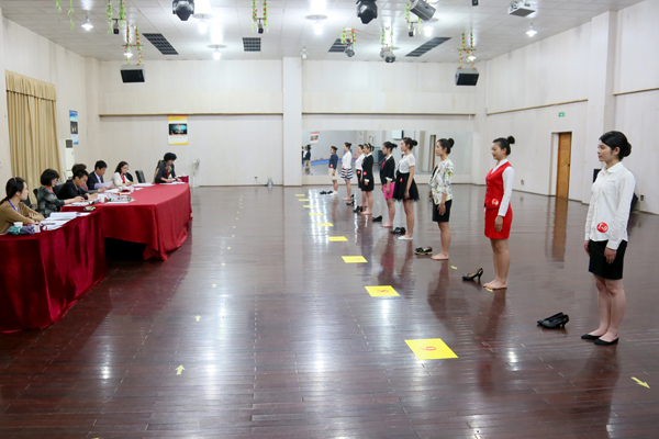 南京交通职业技术学院组织空乘面试-航空专业