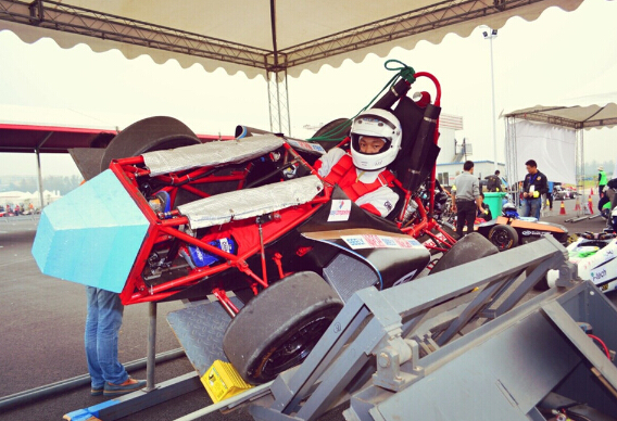 北京吉利学院车队参加大学生方程式汽车大赛