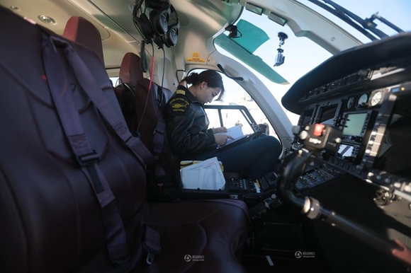 国贸三期停机坪美女飞行员惊艳全场