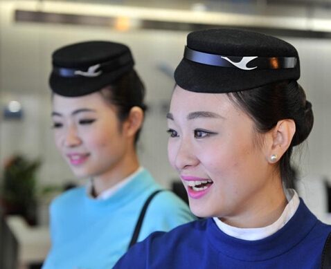 厦门航空空姐新制服:靓丽大气 - 育路高校招生网