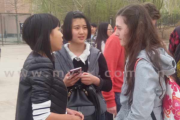 爱尔兰、丹麦学生到北京美国英语语言学院交流