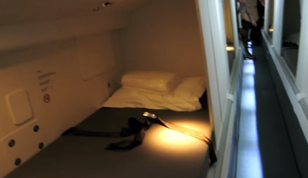 不要太羨慕 空姐們在飛機上是有臥室的