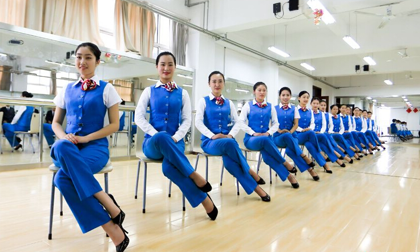 空姐訓練一天行程:探秘日照空姐“訓練營”