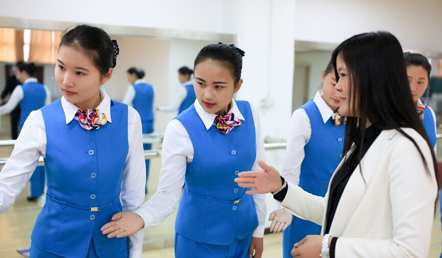 空姐訓練一天行程:探秘日照空姐“訓練營”