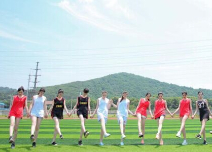 大学空乘专业女生拍制服毕业照 唯美性感 - 高