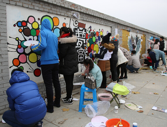 太原理工大学明向环境安全月“墙绘靓校”活动