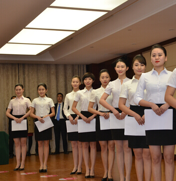 河北航空空乘招聘 吸引眾多美女帥哥
