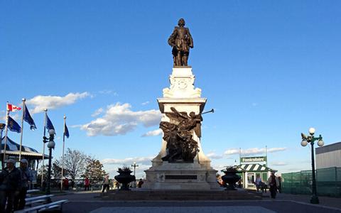 去加拿大留学与明星做校友