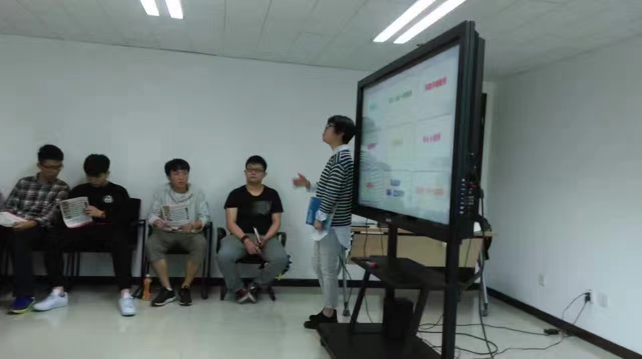 日本数字好莱坞大学莅临北大日语培训班-中外