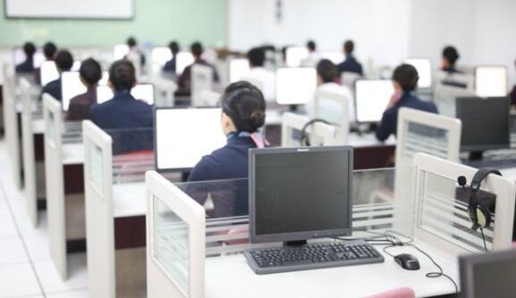 東航第二屆民航乘務(wù)員職業(yè)技能競(jìng)賽開幕