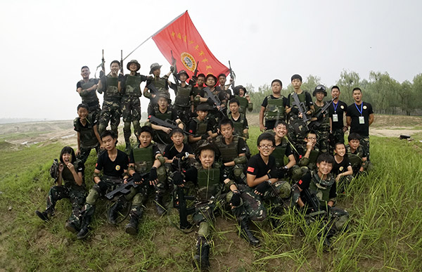 中国青少年军事夏令营30天少年特种兵营