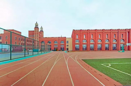 天津黑利伯瑞国际学校操场一角