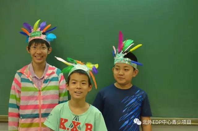 关于周末的英语绘画 1dd6ebbfb9aefec8de05a2efe5ccd9f4.jpg