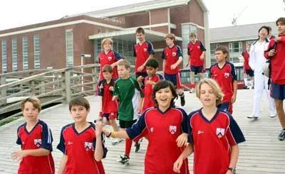 为什么富豪们都把孩子们送去了国际学校呢?