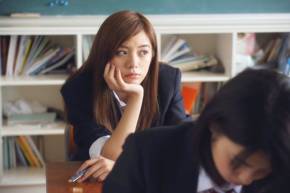 �����ʸ��еĺ�����ѧ�з��գ��ҳ�Ӧ����ѡ��