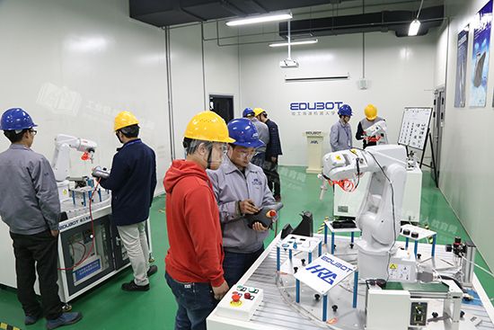 工业机器人就业培训中心