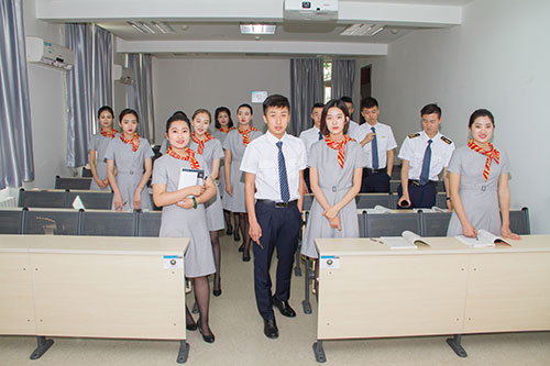 高中生報(bào)考空乘專業(yè)