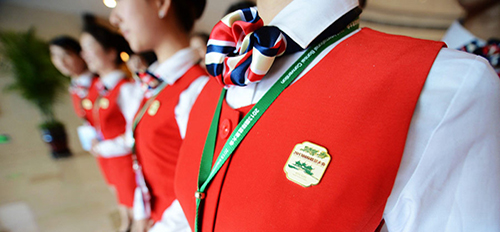 高铁乘务对女生的要求