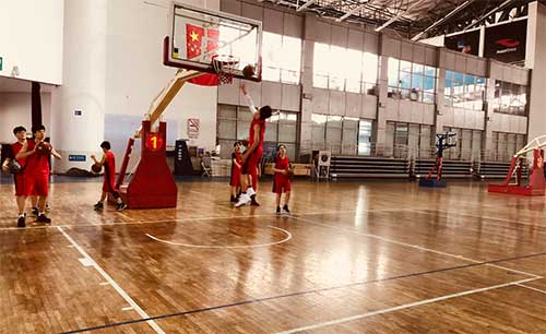 美国达罗捷派,首战告捷