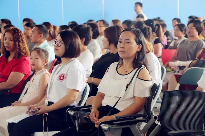 新生家长参观北大附属益田同文学校
