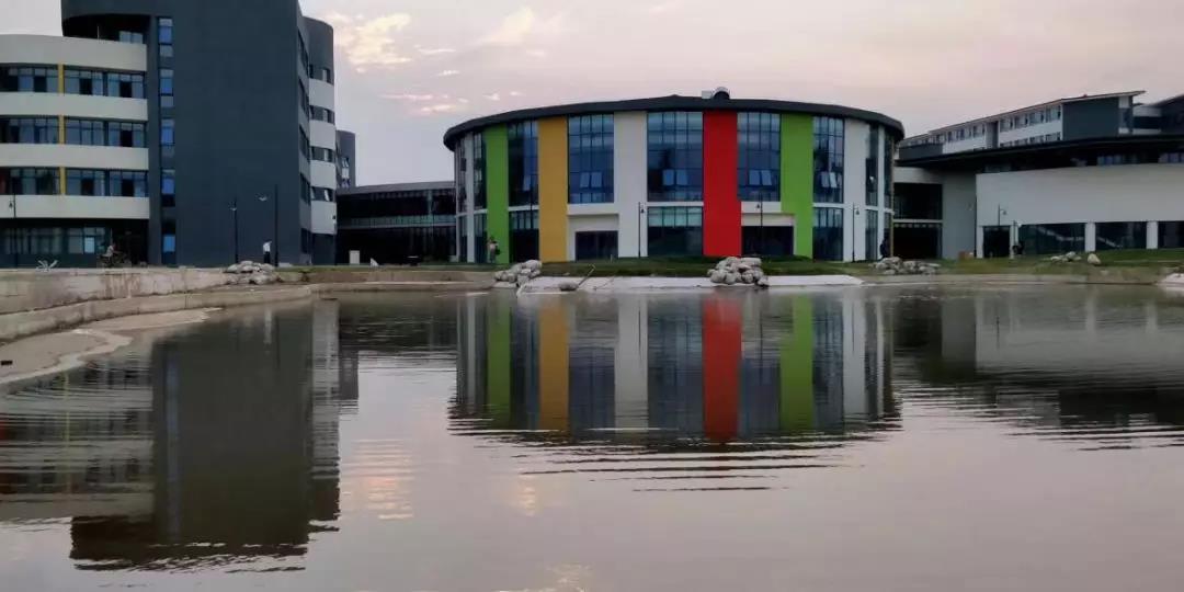 新生家长参观北大附属益田同文学校