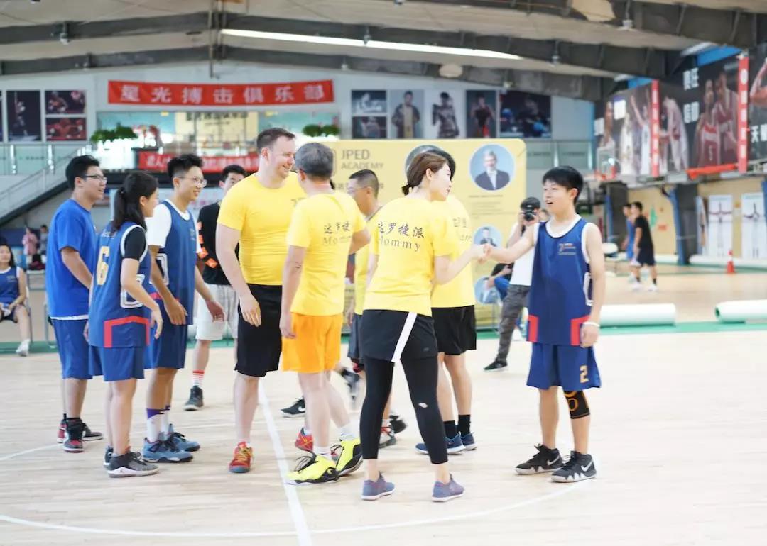 达罗捷派 篮球联谊赛|家长&教师队PK学生队,到底谁赢了?