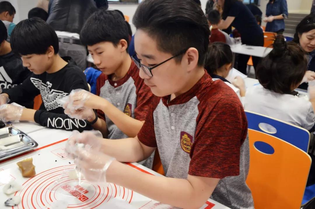 北京明诚外国语学校 | 中秋节自制冰皮月饼 情系明诚