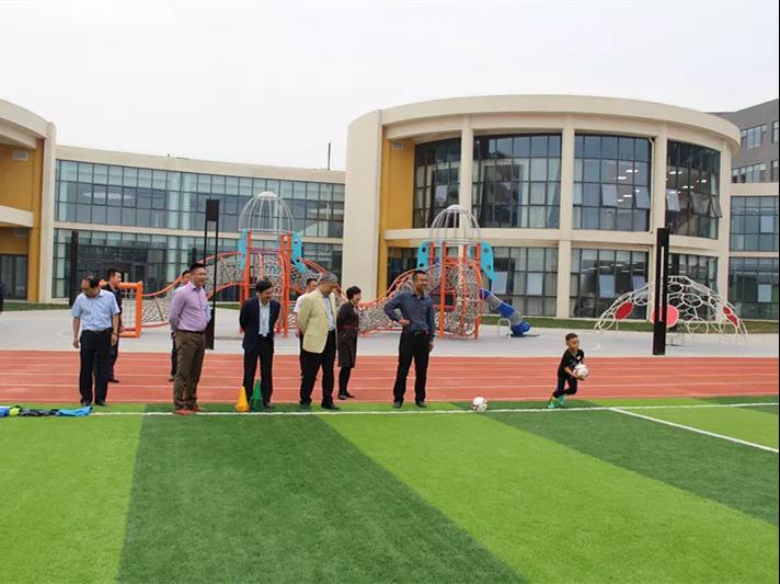 立鸿鹄志 关天下事：县领导莅临北大附益田同文参观指导