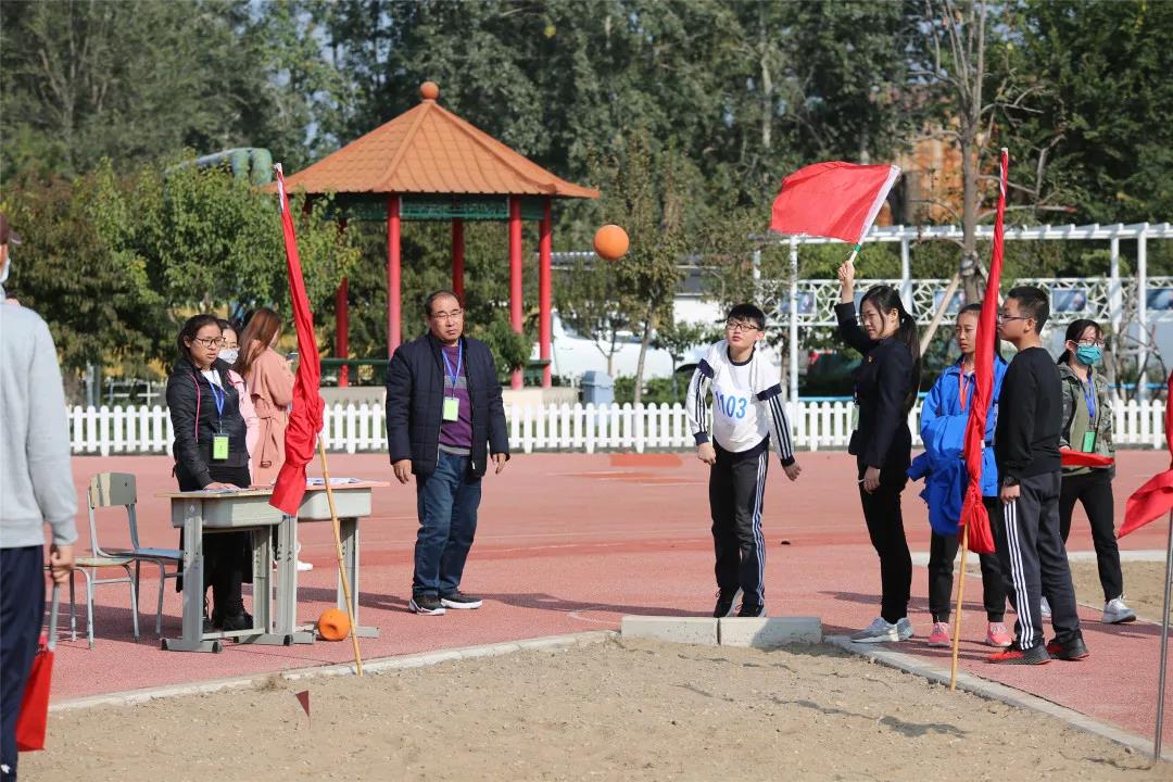 ʵѧУ2018ʮ＾ﾶ˶ᾫʻع