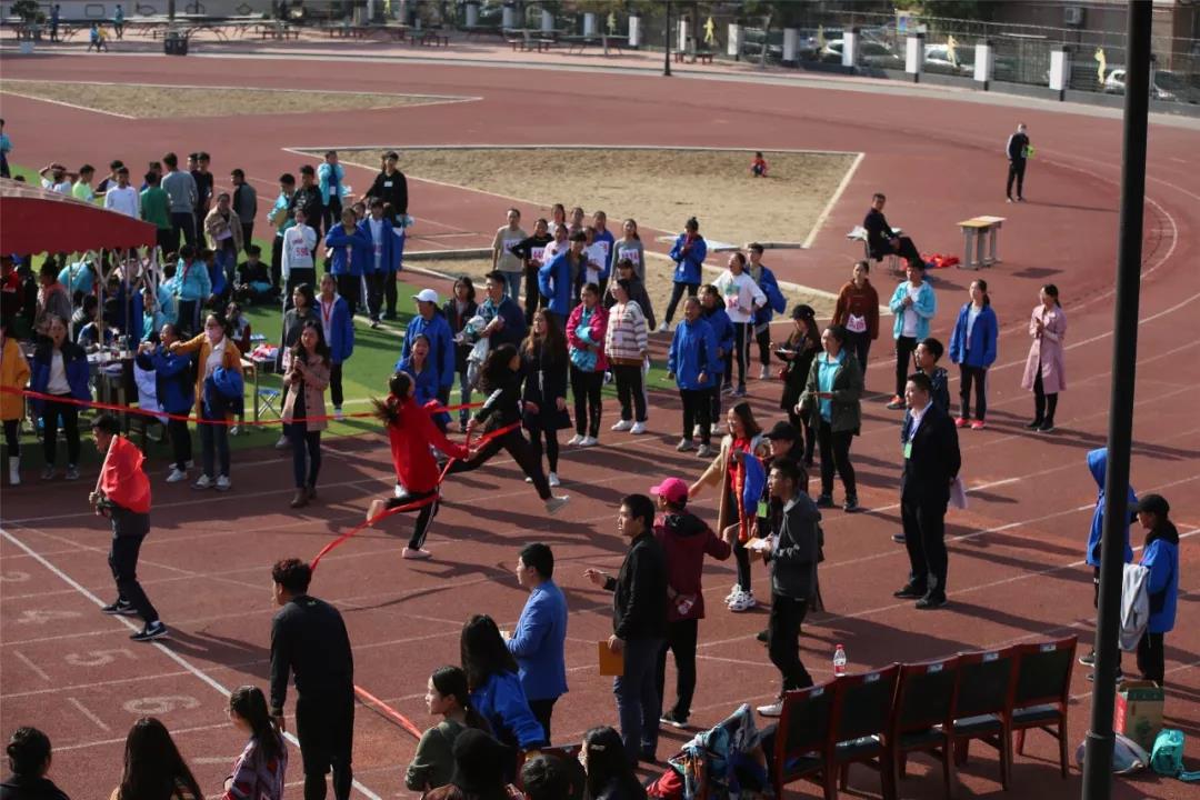 ʵѧУ2018ʮ＾ﾶ˶ᾫʻع