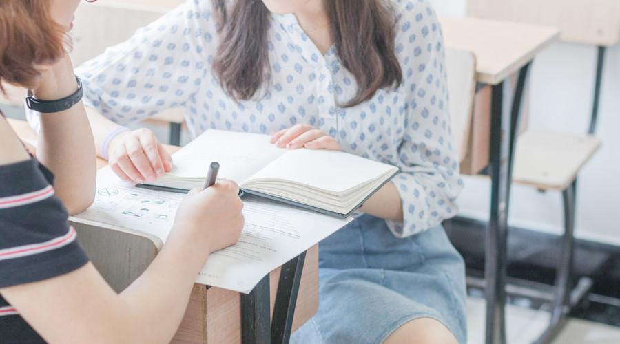 �����о���Ӱ�����Ĺ���ѧУΪʲô�ȹ���ѧУ����Ҫ�߳��ܶ�?