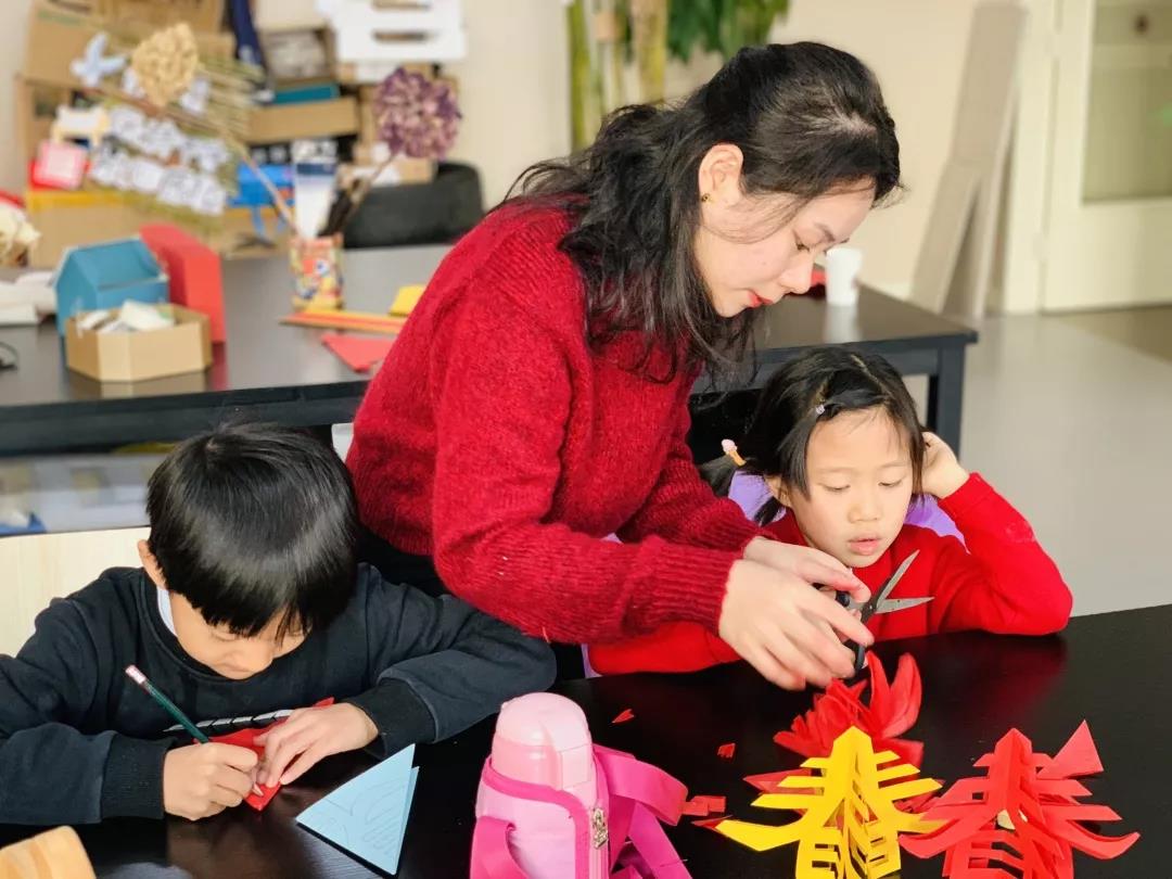 2019年北京明诚外国语学校公益课程火热报名