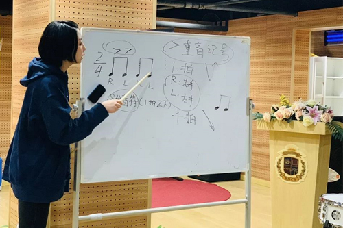 北京明诚外国语小学部 鼓乐队成立 | 朝气蓬勃奏响铿锵乐章