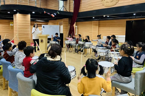 北京明诚外国语小学部 鼓乐队成立 | 朝气蓬勃奏响铿锵乐章