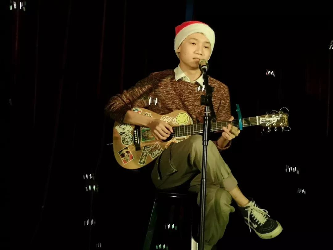 ţ��ѧ�ɶ�ѧУ