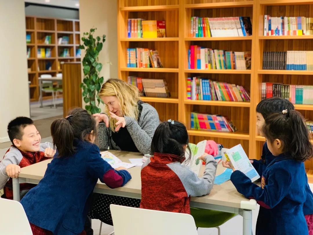 北京明诚外国语学校