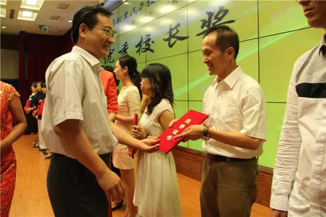 ������������ѧУ