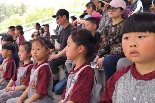 北京明诚外国语学校